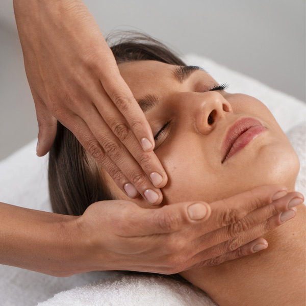 Massage visage japonnais